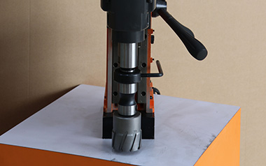 磁力鉆不能盲打，如何對超厚鋼板作業